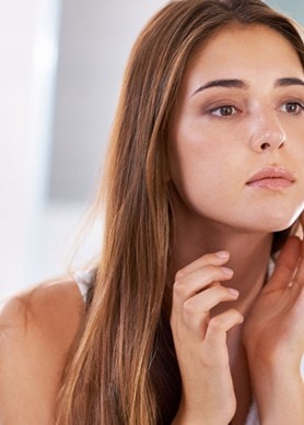 Die richtige Hautpflege bei trockener Haut und Akne